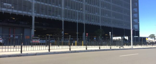 Sydney Airport (6) pedestrian fencing to channel pedestrians to safe crossing locations