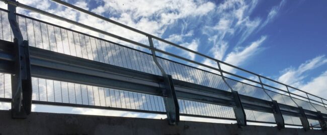 installation of rhino stop sky edge at the top of wollongong hospital car park