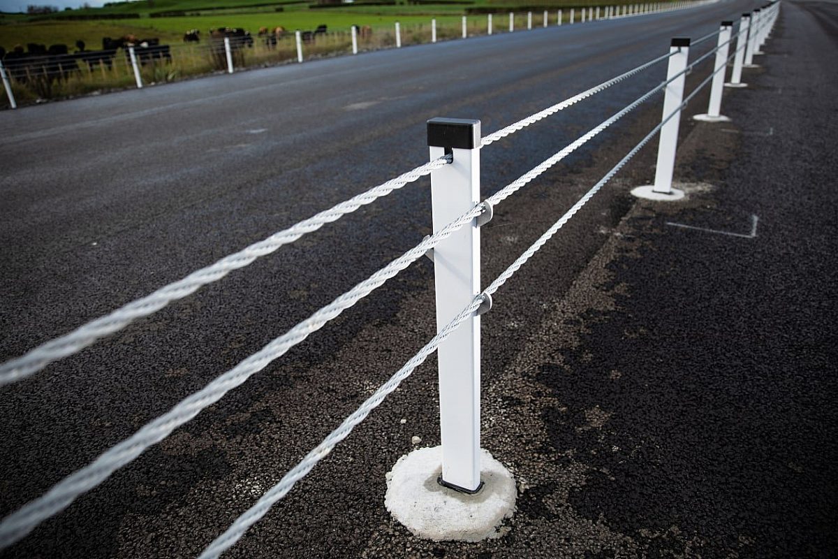 SentrylineM Wire Rope Safety Barrier Safe Direction